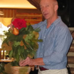 Program Presenter David Benefield of Ann's Porch, Columbus, GA demonstrates easy ideas for decorating for the holidays